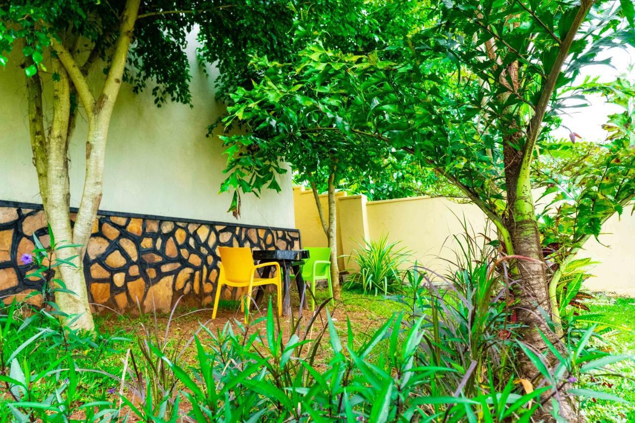 Airport Unique Hotel Entebbe Luaran gambar